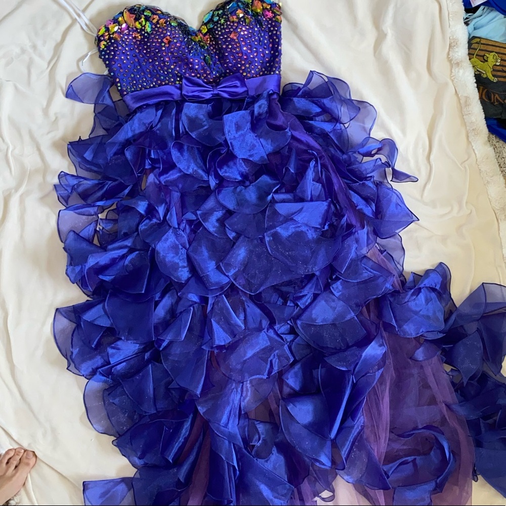 SHERRI HILL sweetheart neckline purple gown